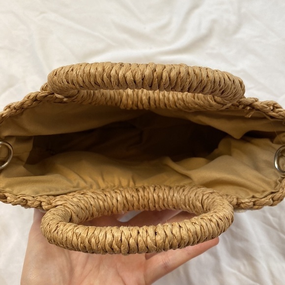 Daisy Embellished Raffia Straw Convertible Crossbody Bag - Picture 12 of 14